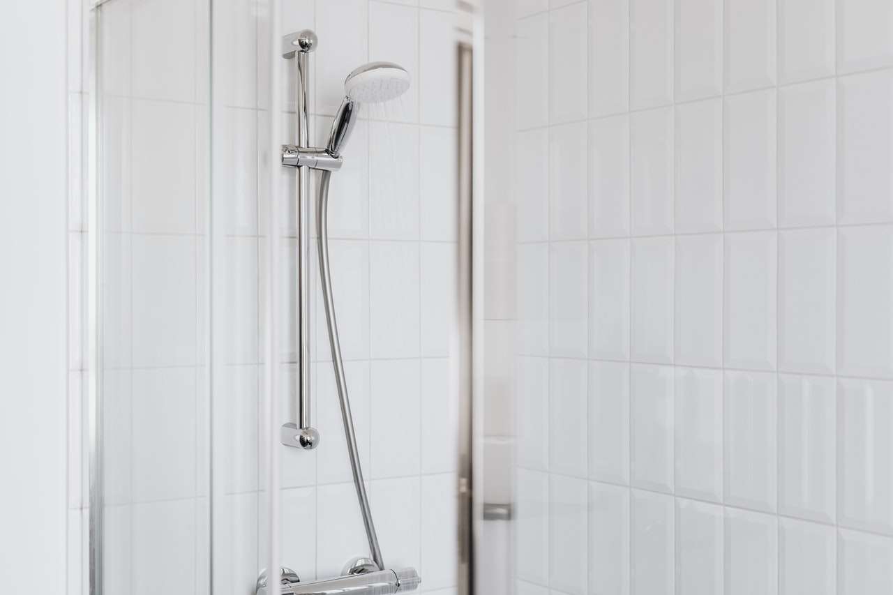 How to Fix a Plumbing Problem With a Shower Head