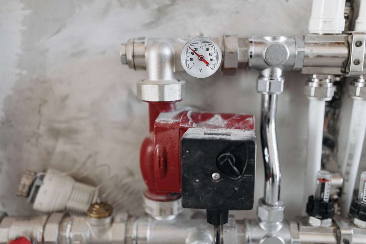 Plumbing 101: What You Need to Do When Your Pipes Burst