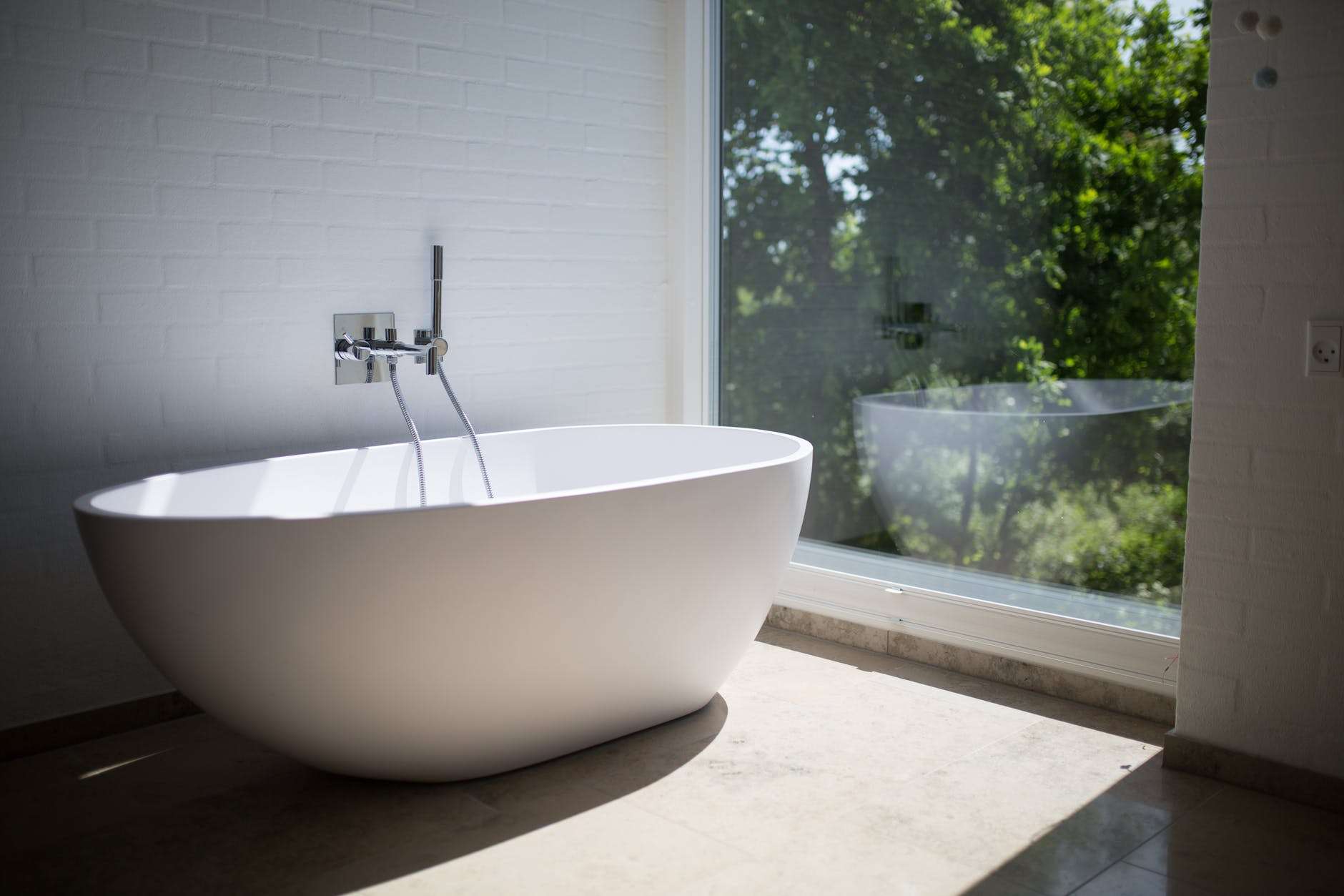 What You Need to Know When Replacing Your Bathtubs