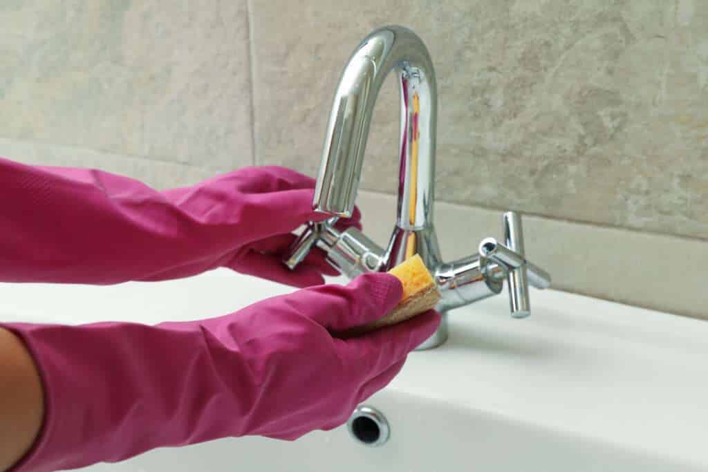 The Guide on Removing Stains and Rusts on Your Sink